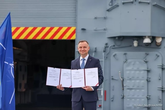 Prezydent podpisał akt ratyfikujący przystąpienie Finlandii i Szwecji do NATO.