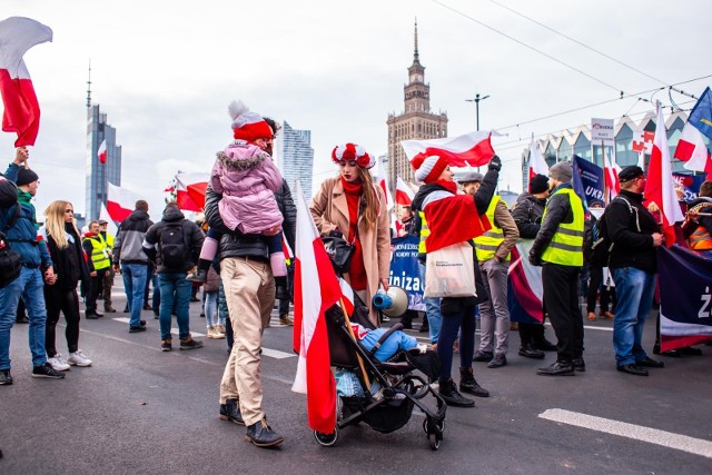 W Marszu Niepodległości szły często całe rodziny