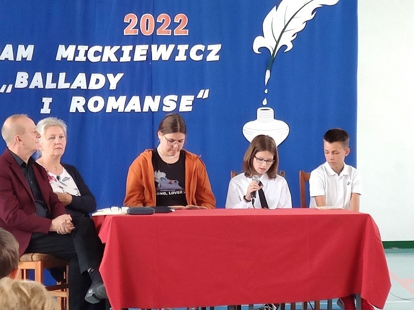 Narodowe Czytanie 2022 w Szkole Podstawowej w Bebelnie. Zobaczcie zdjęcia
