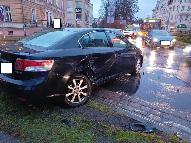 Kolizja na skrzyżowaniu Anny Łajming i Placu Zwycięstwa. Amerykanin ukarany mandatem