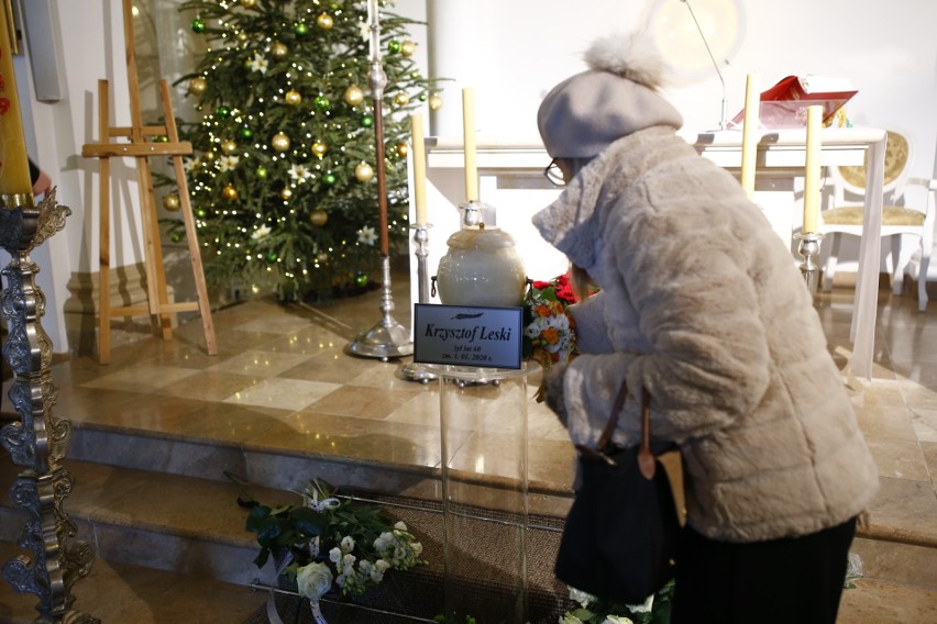 Pogrzeb Krzysztofa Leskiego [ZDJĘCIA] Dziennikarz został pochowany na Powązkach w Warszawie