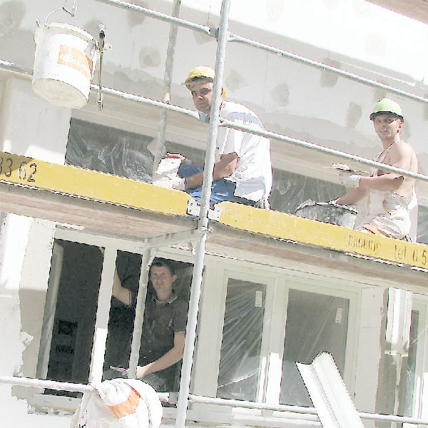 Pracownicy grudziądzkiej firmy "Ekobud&#8221; powinni zakończyć ocieplanie przedszkola do końca czerwca