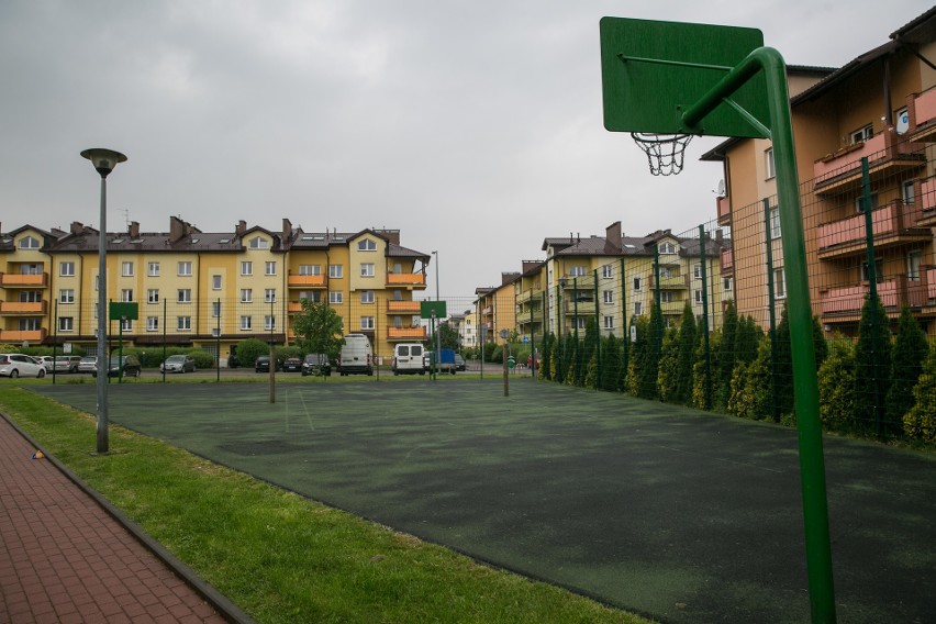 Kraków. Na Złocieniu rządzą deweloperzy. Nie ma tu miejsca dla szkoły [ZDJĘCIA]