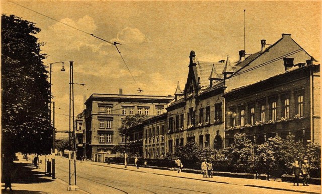 Budowany w 1892 roku budynek przy ul. Katowickiej 72 w Chorzowie,, w którym mieściła się siedziba Skarbofermu.