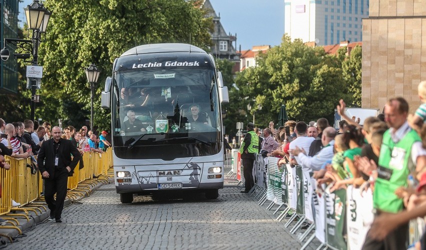 Lechia już w nowych strojach. ETL zastąpił Lotos [WIDEO, ZDJĘCIA]