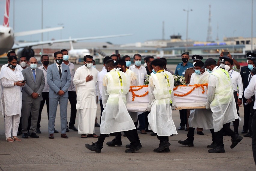 Pakistan: Pracownicy pobili i spalili swojego dyrektora. Aresztowano już ponad sto osób (WIDEO)