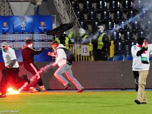 Część zatrzymanych pseudokibiców, którzy uczestniczyli w zamieszkach na Zawiszy, została już osądzona. Policja wciąż ustala kolejnych wandali.