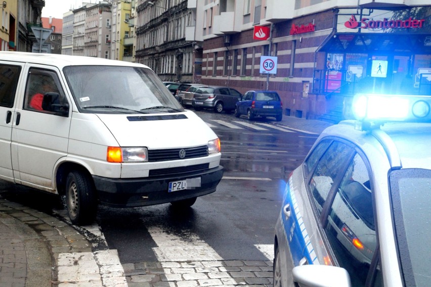 Wrocław: Potrącenie dwóch kobiet na przejściu dla pieszych