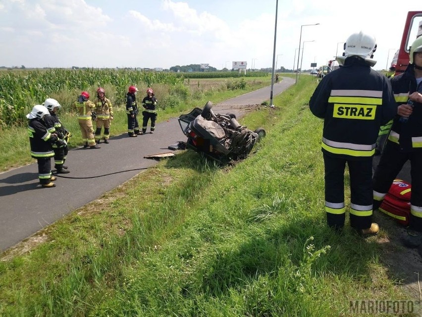 Dachowanie w Karczowie na DK 94. Kierowca trafił do szpitala. Przyczyną zasłabnięcie