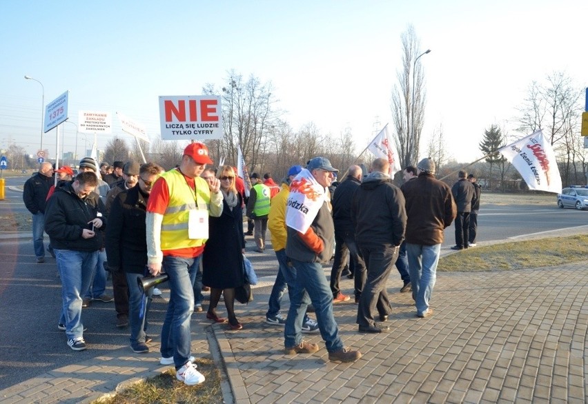 Pracownicy i związkowcy Veolii protestowali w obronie miejsc pracy [ZDJĘCIA+FILM]