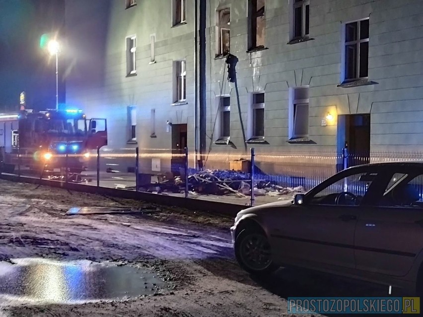 Pożar w budynku wielorodzinnym w Brzegu.