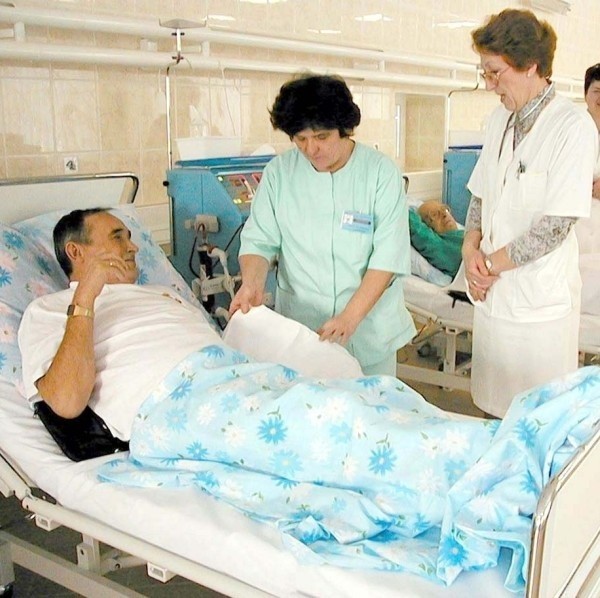 Stacja Dializ stalowowolskiego szpitala już wymaga unowocześnienia, a pieniądze z jej dzierżawy mogłyby zasilić szpital.