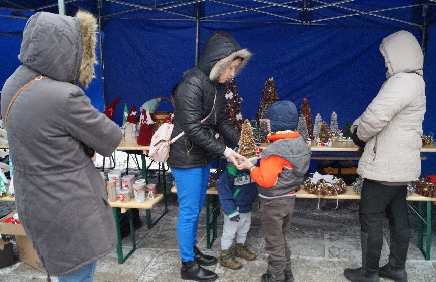 Święta na kiermaszu. W Kazimierzy Wielkiej wybór był bardzo bogaty [ZDJĘCIA]