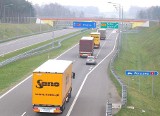 Śmierć na autostradzie  A2. Mężczyzna wbiegł pod koła renault