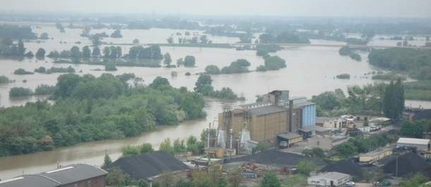 Widok z cementowni Odra na obwodnicę Opola.