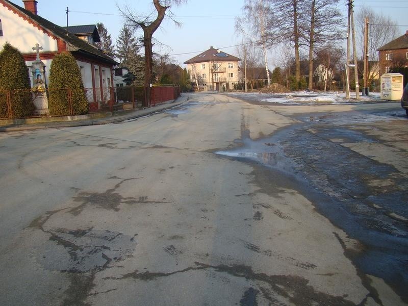 Mieszkańcy Łęk boją się chodzić po ulicy Akacjowej, gdzie odbywają się nielegalne rajdy