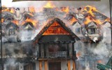 Płonęły dwory i kościół. Ogień strawił pół wsi (zdjęcia)