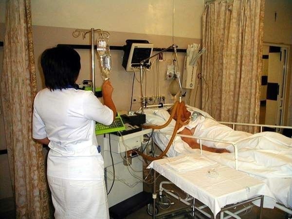 Pielęgniarki ze szpitala w Stalowej Woli grożą odejściem od...