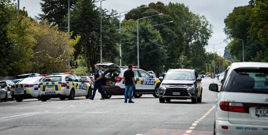 Policja na miejscu strzelaniny w Christchurch