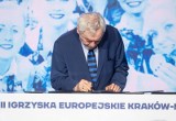 Kraków. Sprawdziliśmy, jaką umowę podpisał prezydent Jacek Majchrowski w sprawie igrzysk europejskich. Są zapisy dotyczące wydatków i wojny