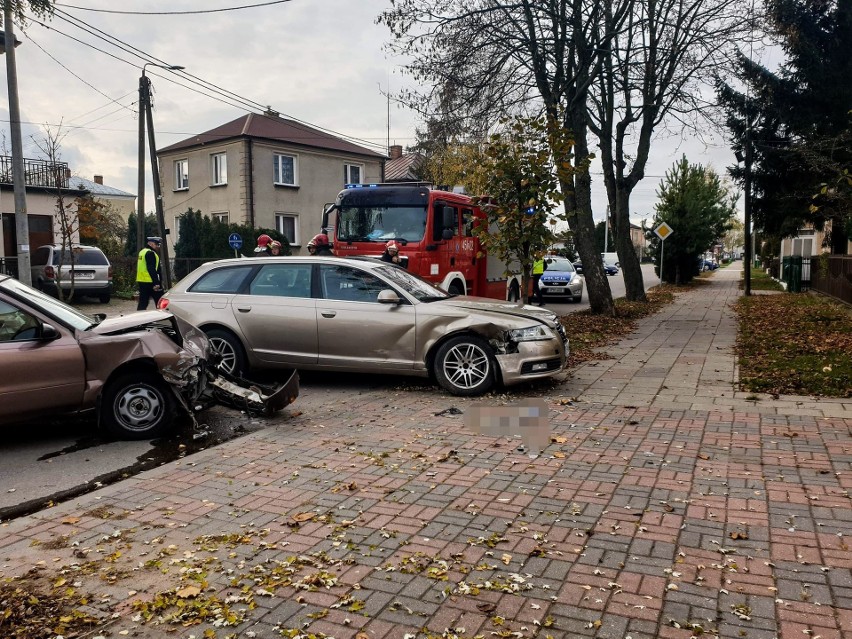 Mońki. Wypadek na ul. Mickiewicza. Jedna osoba ranna (zdjęcia)