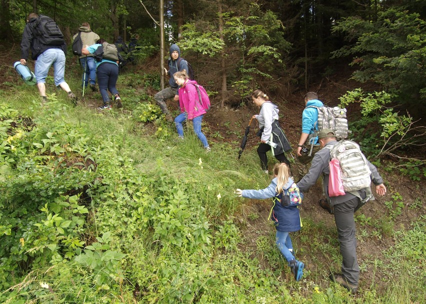 Odkryj Beskid Wyspowy. Mimo niesprzyjającej pogody pokonali Jasień [ZDJĘCIA]