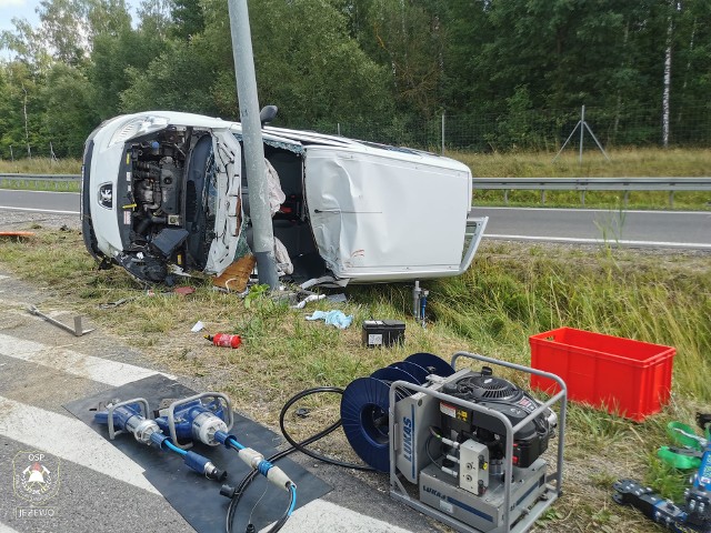 Strażacy z Jeżewa Starego musieli ratować kierowcę