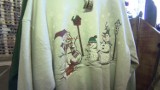 Moda na brzydkie świąteczne swetry. "Powinno być ci wstyd, że go nosisz"
