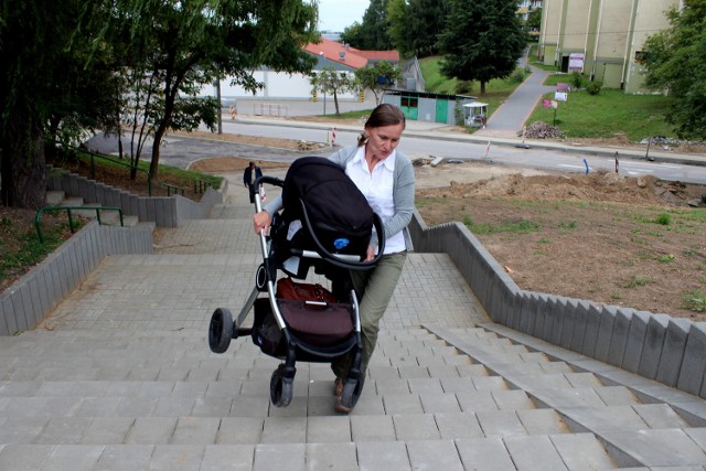 Aleja Marzeń. Nowe schody trzeba poprawić, bo nie można na nie wjechać wózkiem