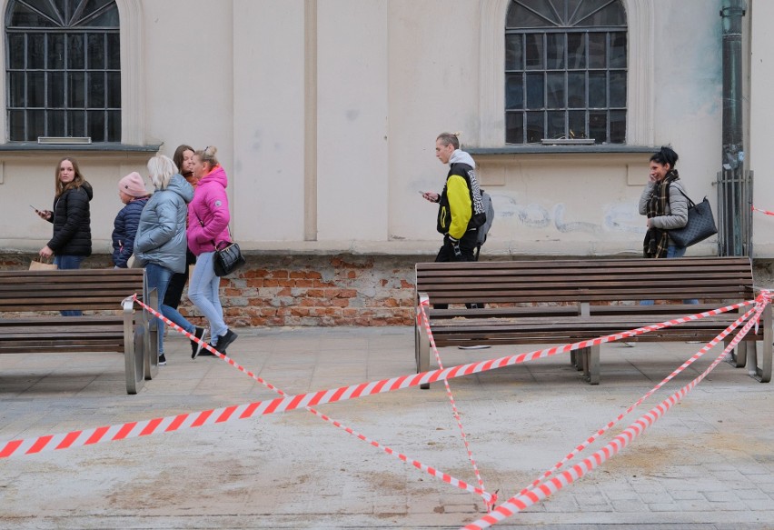 Lublin. Część deptaka zagrodzona taśmą. Co stało się na Krakowskim Przedmieściu? Zobacz zdjęcia 