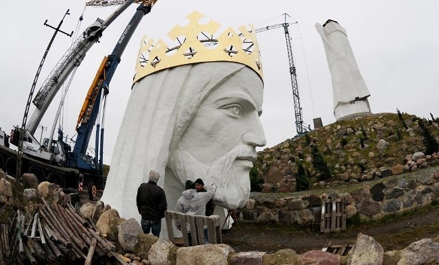 W piątek nie udało się zamontować głowy pomnika Chrystusa Króla
