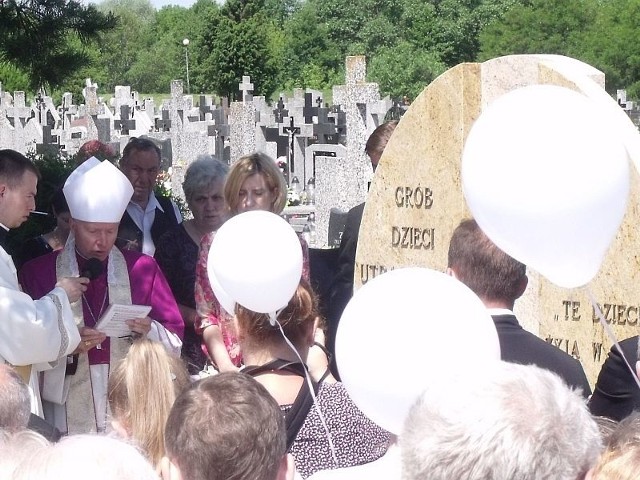 W Ostrołęce pierwszy pogrzeb dzieci utraconych odbył się w czerwcu tego roku
