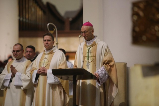 Nowe dekrety dla proboszczów abp Adrian Galbas wręczył w piątek po Bożym Ciele.