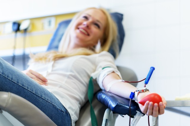 Oddając krew można uratować życie nawet 3 osób! Cała procedura jest szybka i jest całkowicie bezbolesna.
