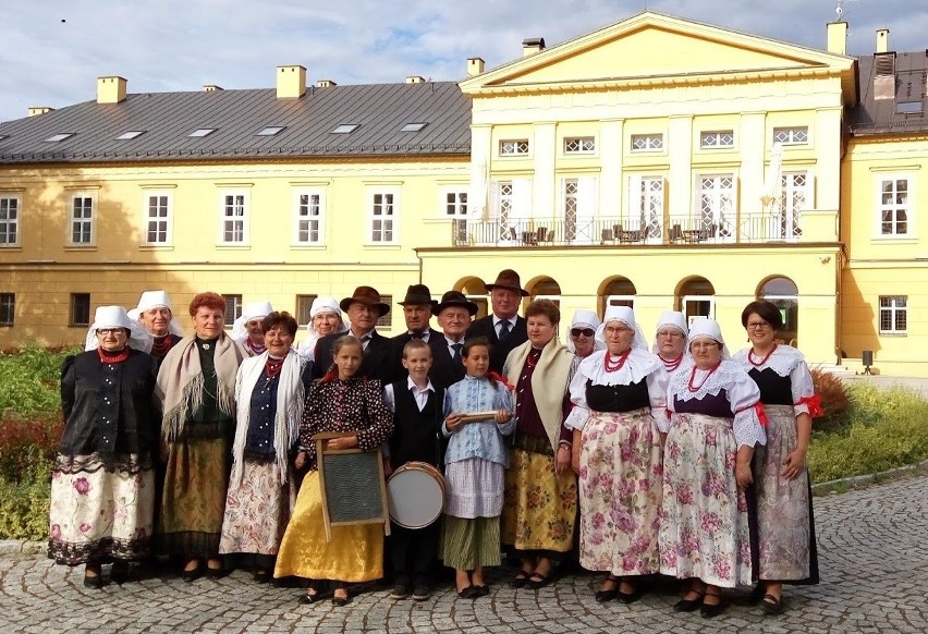 Regionalny Zespół Śpiewaczy „Szarotki” otrzymał odznakę...