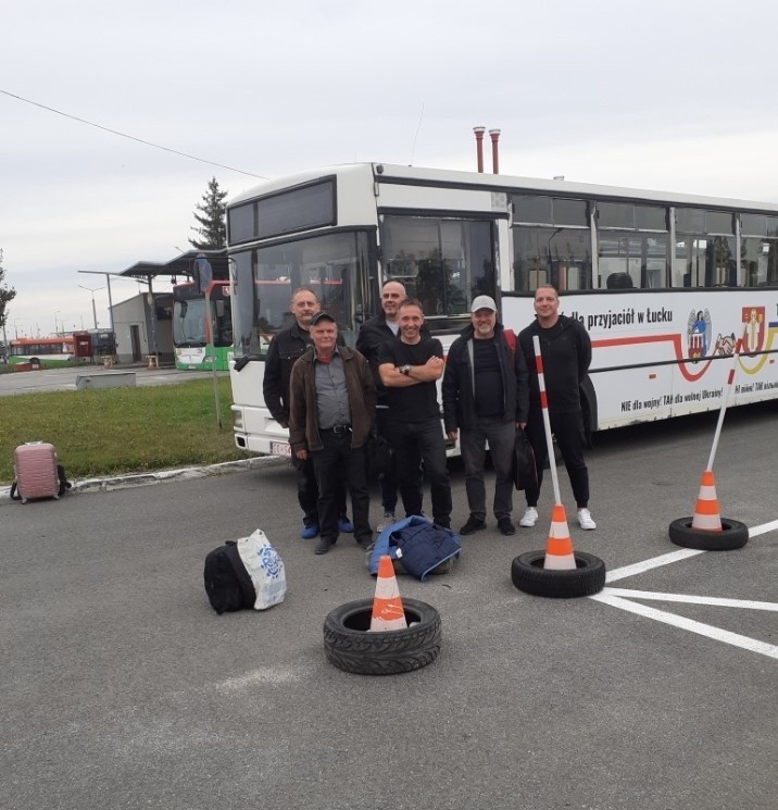Po dwudniowej podróży autobusy z Torunia dotarły na granicę...