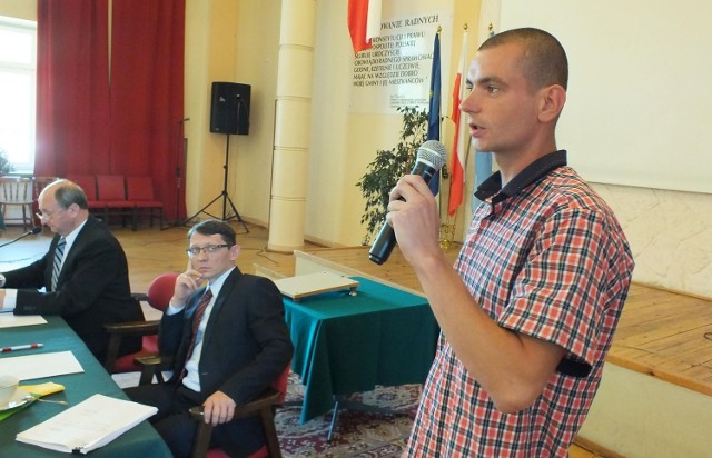 Kamil Grocholski zabrał głos na sesji Rady Miejskiej w Starachowicach i wywołał dyskusję.