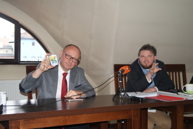 Głosowanie w PBO omówili burmistrz Dariusz Skrobol i Wojciech Jakubiec, koordynator budżetu