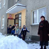 Szkoła podstawowa w Starym Ujeździe uratowana przez sześciolatki!