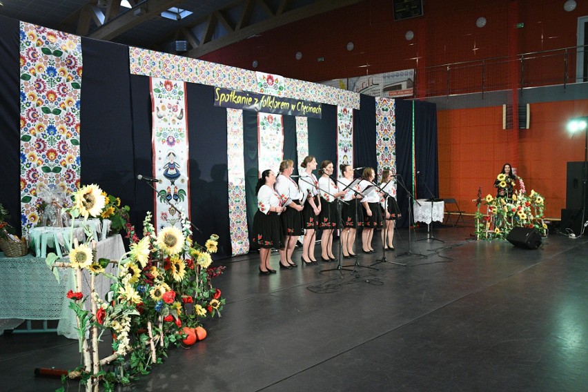 Folklor królował w Chęcinach. Były ludowe piosenki, tańce i degustacje 