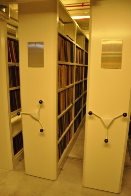 Uniwersytet Medyczny ma nowoczesną bibliotekę. Starą bierze Kościół