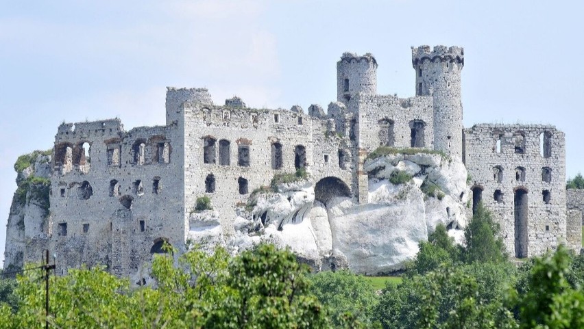 Zamek Ogrodzieniec w Podzamczu został wzniesiony za czasów...