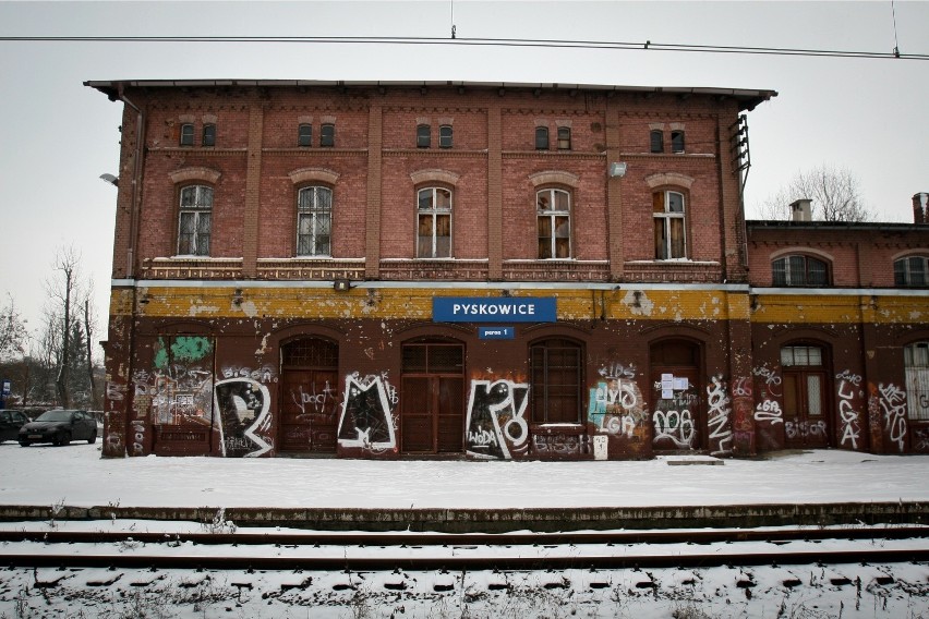 Pyskowice: kolejarze rozebrali tory a teraz chcą je odbudowywać. Czy pociągi znów pojadą do stacji Pyskowice Miasto?