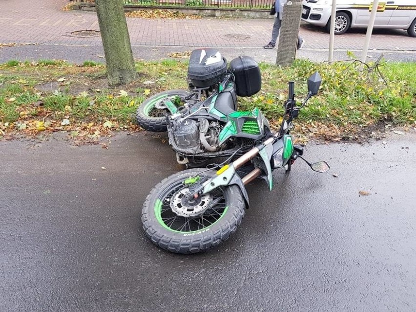 Gniezno: 16-letni motocyklista po wypadku na ulicy Wrzesińskiej trafił do szpitala w Poznaniu