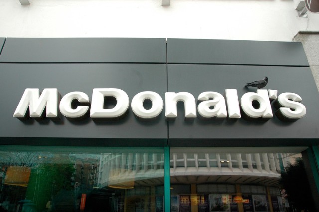 Alarm bombowy w McDonald's. Ewakuowano wszystkie lokale