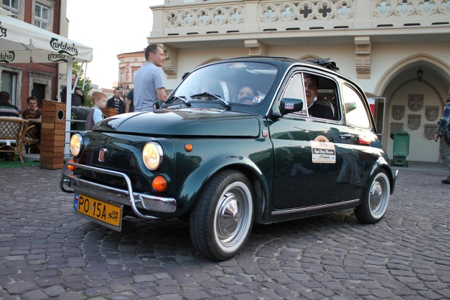 W Podkarpackim Rajdzie Pojazdów Zabytkowych również nie zabraknie pięknych, pieczołowicie odrestaurowanych samochodów z poprzednich epok. Jak ten fiat 500.