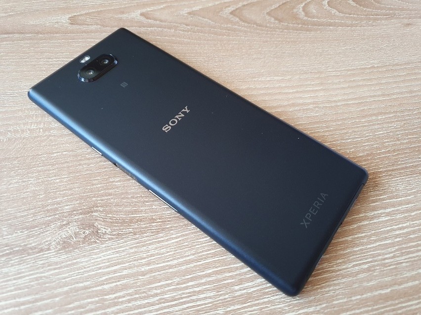 Xperia 10 Plus z panoramicznym ekranem. Czy smartfon Sony jest dobrym wyborem wśród urządzeń ze średniej półki cenowej? Test i recenzja