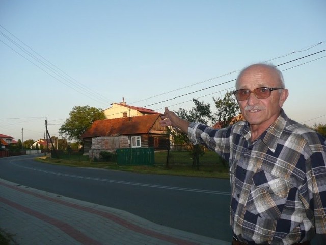 Marian Pastucha nie potrafi zrozumieć decyzji drogowców w sprawie podwójnej ciągłej, skoro w tym miejscu widoczność w obu kierunkach jest bardzo dobra.