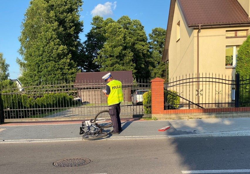 Ostrołęka. Potrącenie rowerzystki przy ul. Padlewskiego, 19.07.2021. Kobieta wjechała na przejście dla pieszych. Zdjęcia