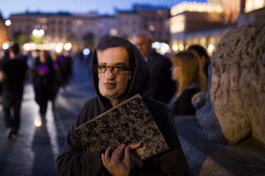 "Bierność to przyzwolenie". Kolejny protest KOD w Krakowie [ZDJĘCIA, WIDEO]